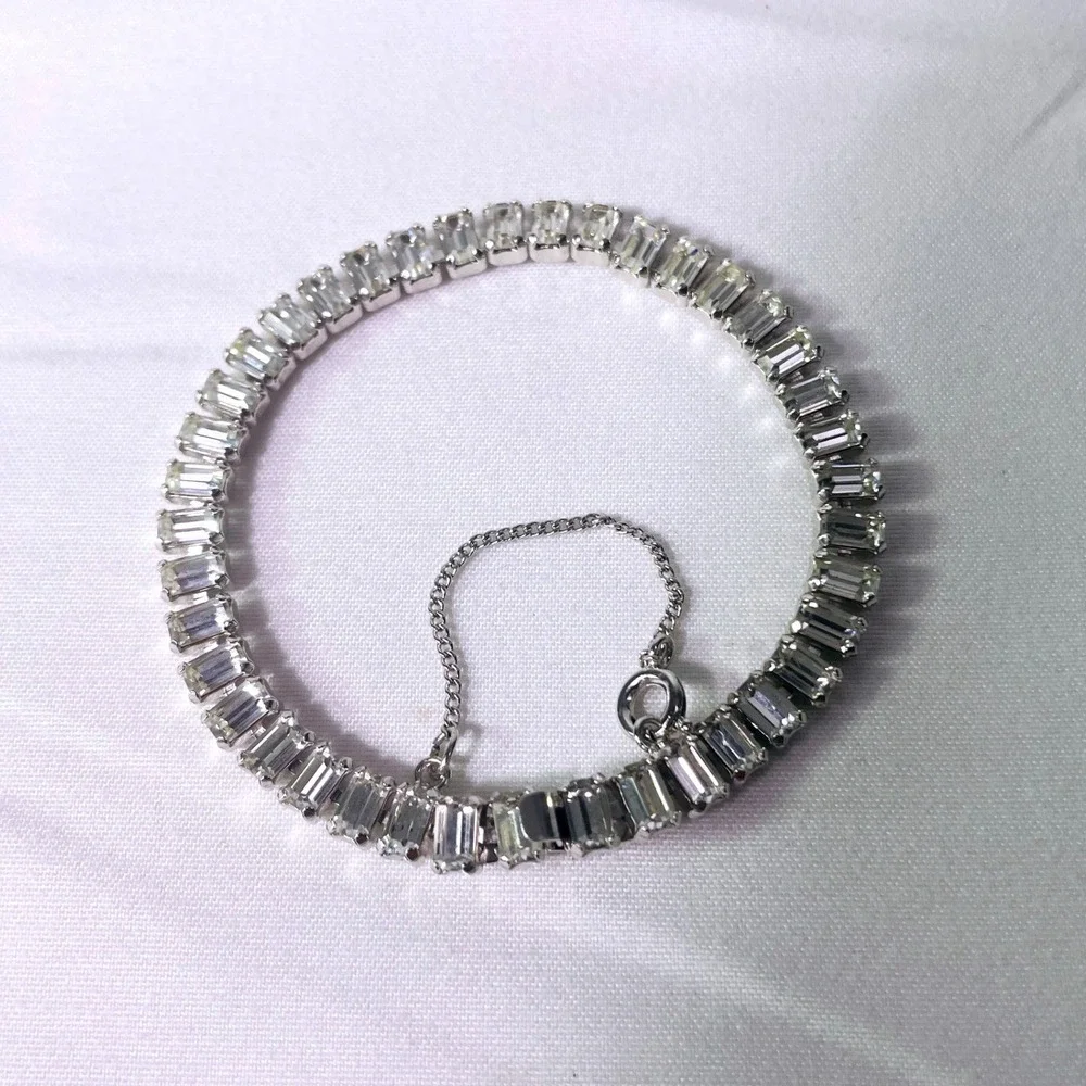 B David Vintage Crystal Tennis Bracelet Baguette Silver Tone Safety Chain 7in
